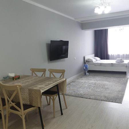 Центр Арбат Уютные Апартаменты В Новом Жк Almaty Eksteriør billede