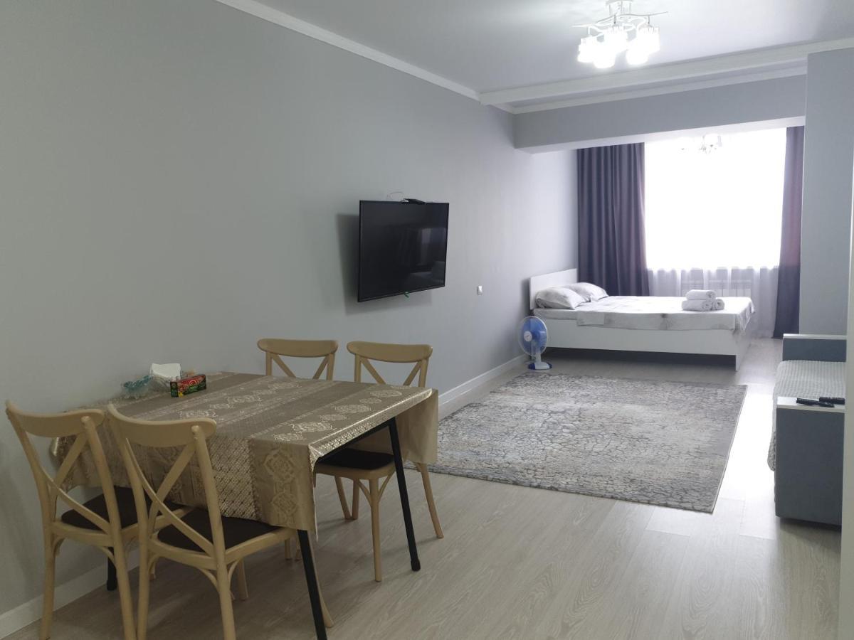 Центр Арбат Уютные Апартаменты В Новом Жк Almaty Eksteriør billede