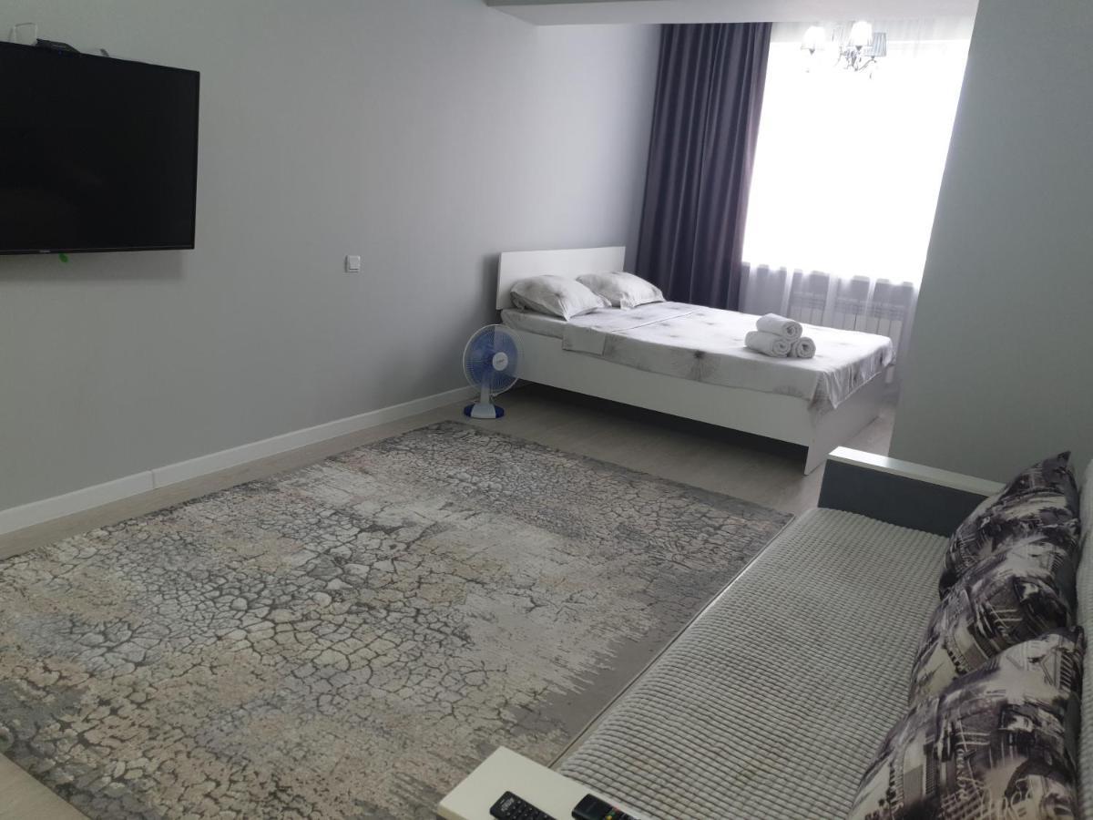 Центр Арбат Уютные Апартаменты В Новом Жк Almaty Eksteriør billede